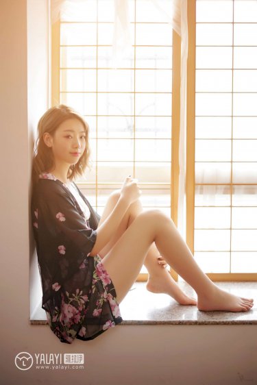 巜漂亮的女邻居又紧又爽三级